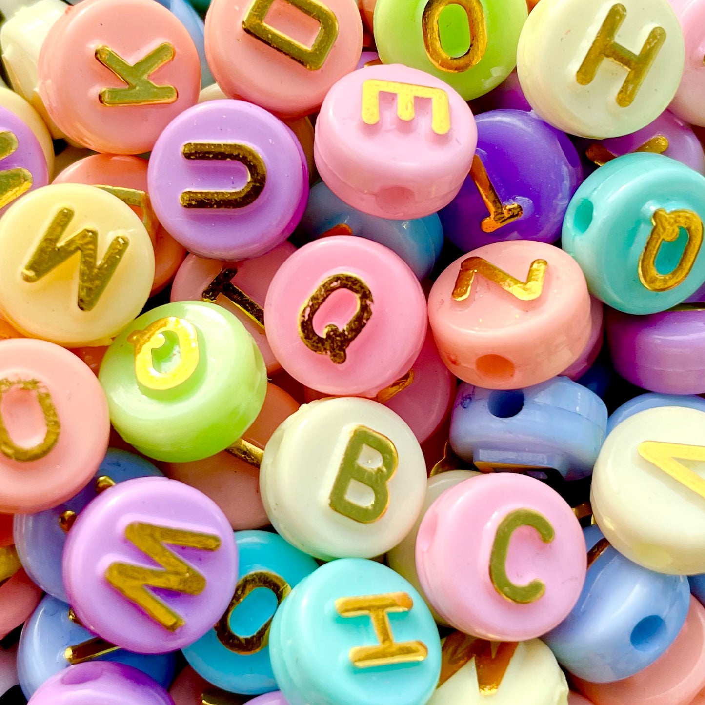 Letterkralen pastel met gouden letters