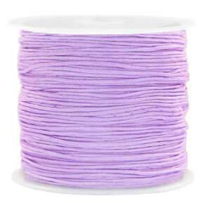 Rol licht paarse macramé draad 0,8mm voor sieraden maken, soepel polyester, perfect voor knooptechnieken en combineren met kralen.