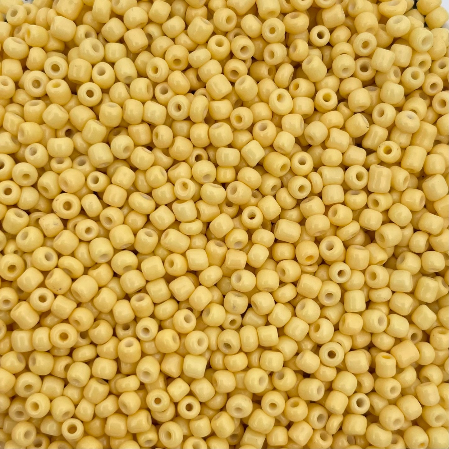 7gram Rocailles kralen botergeel - 2mm