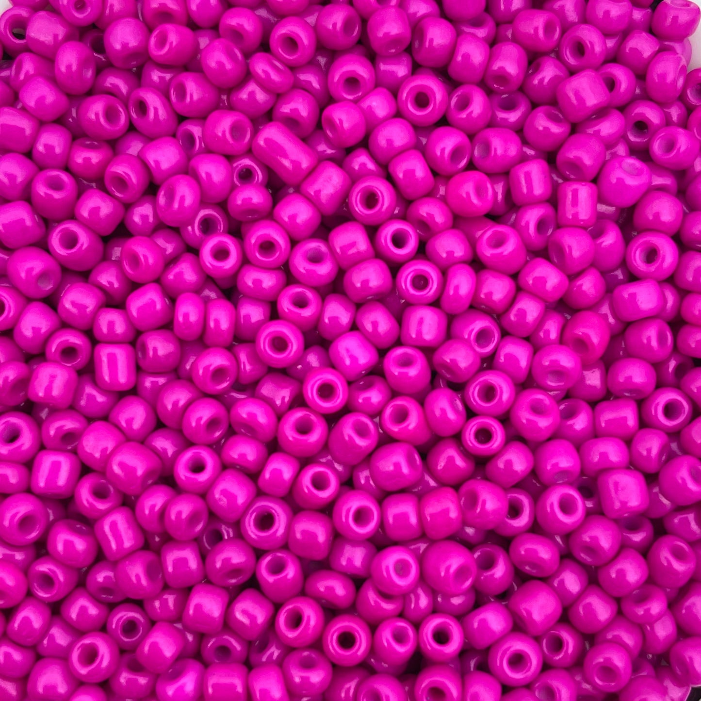 7gram Rocailles kralen fuchsia roze - 3mm