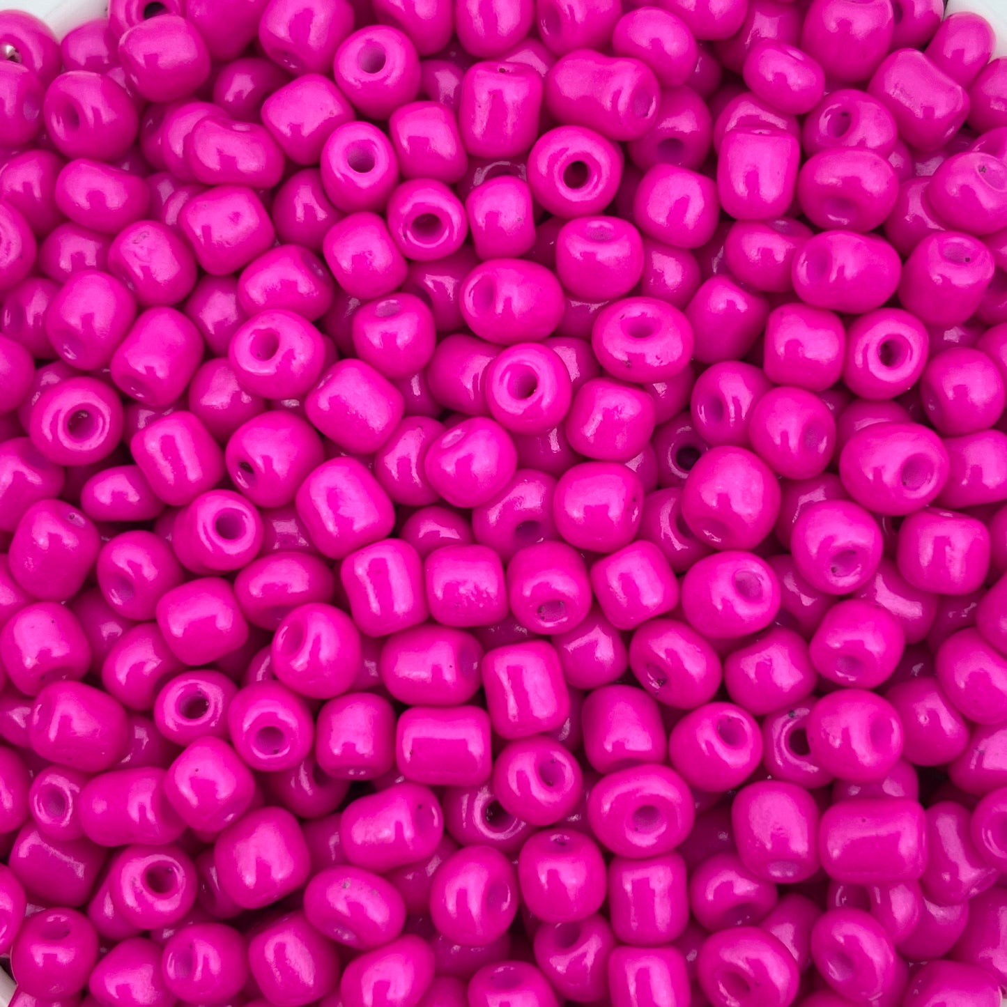 7gram Rocailles kralen fuchsia roze - 4mm