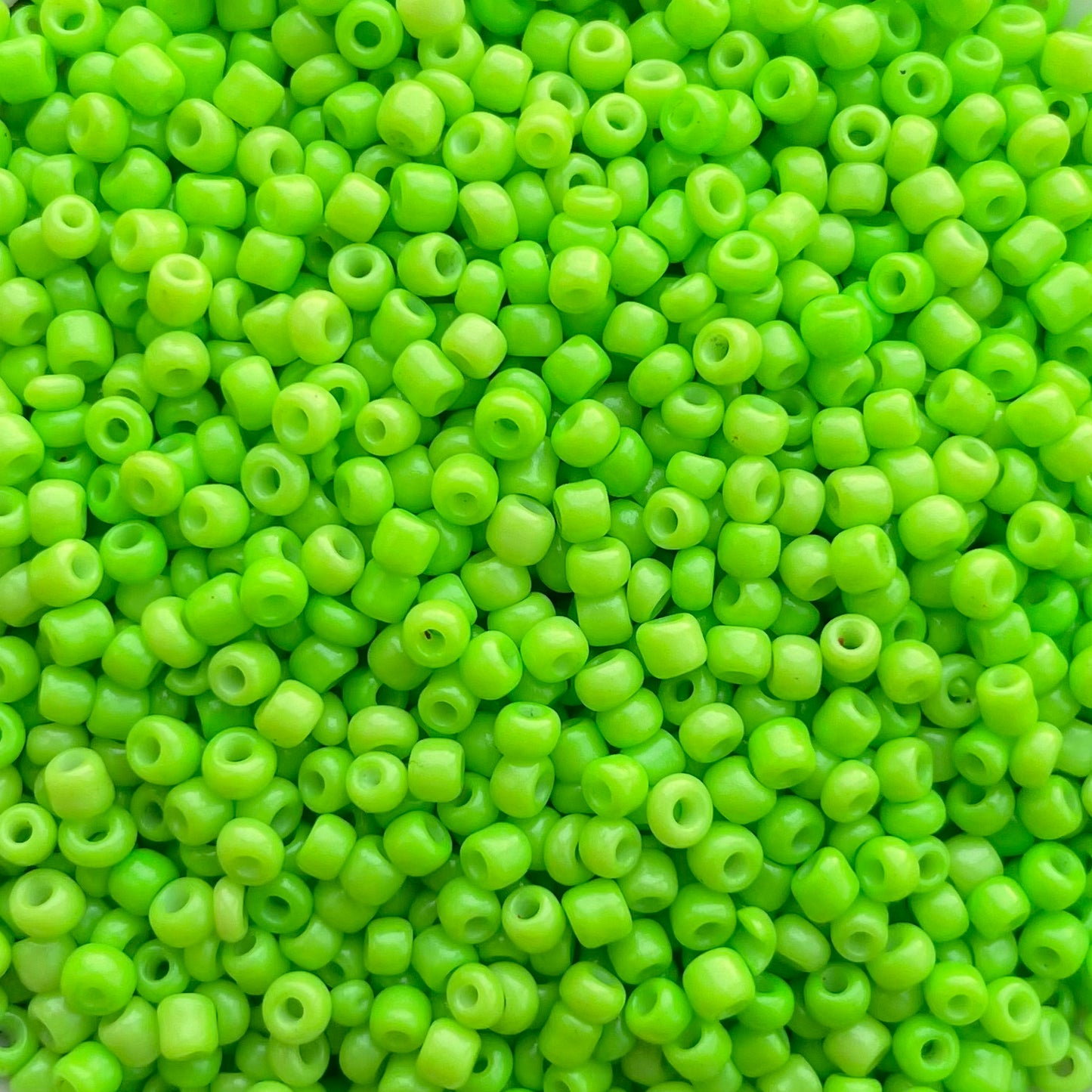 7gram Rocailles kraal neon groen - 2mm