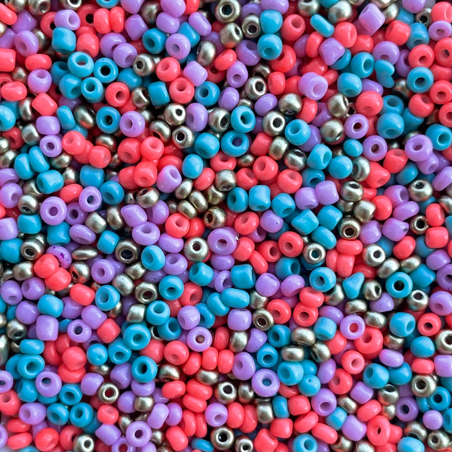 7gram Rocailles kralenmix paars roze blauw - 2mm