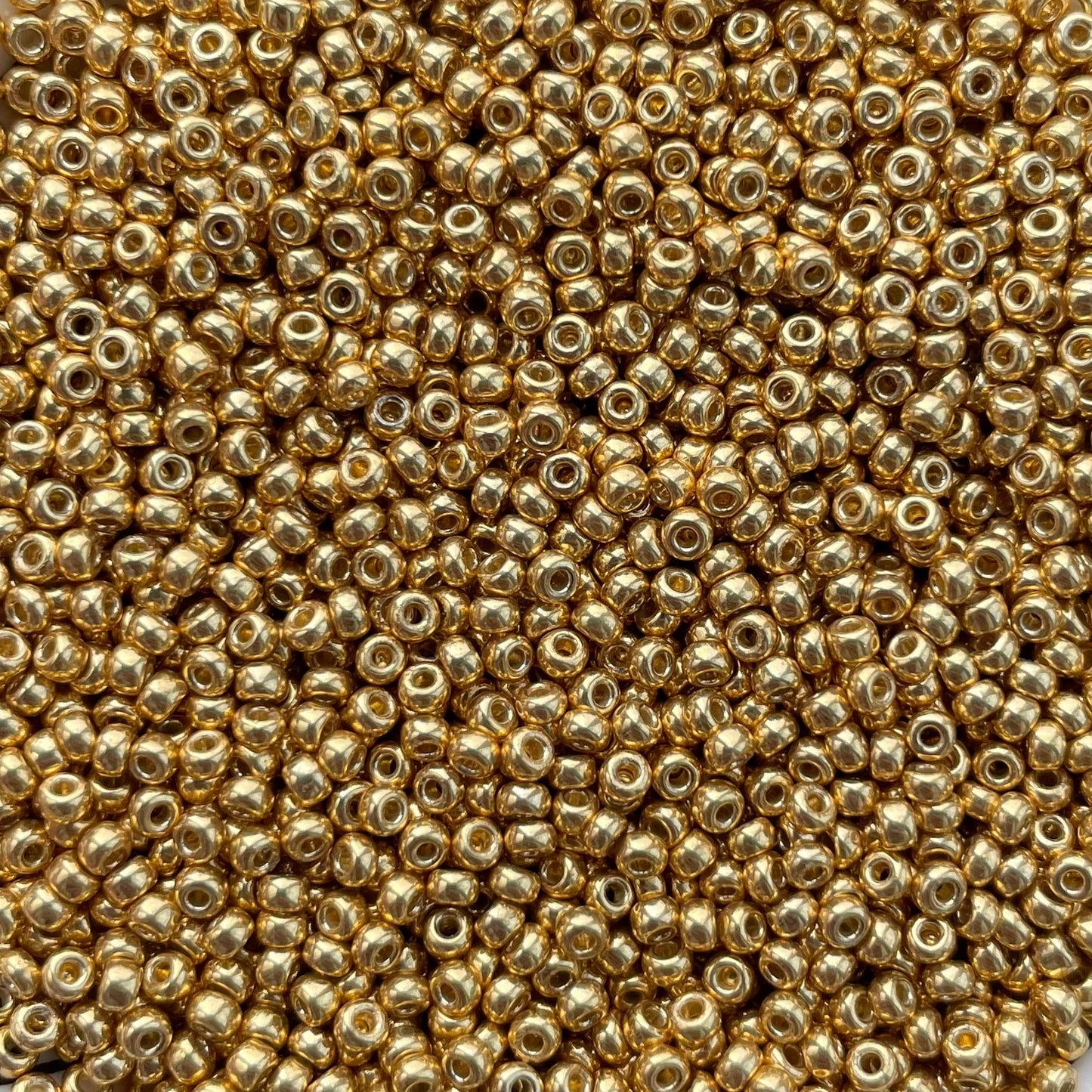 5gram Miyuki rocailles 11/0 (2mm) Duracoat galvanized gold - 4202