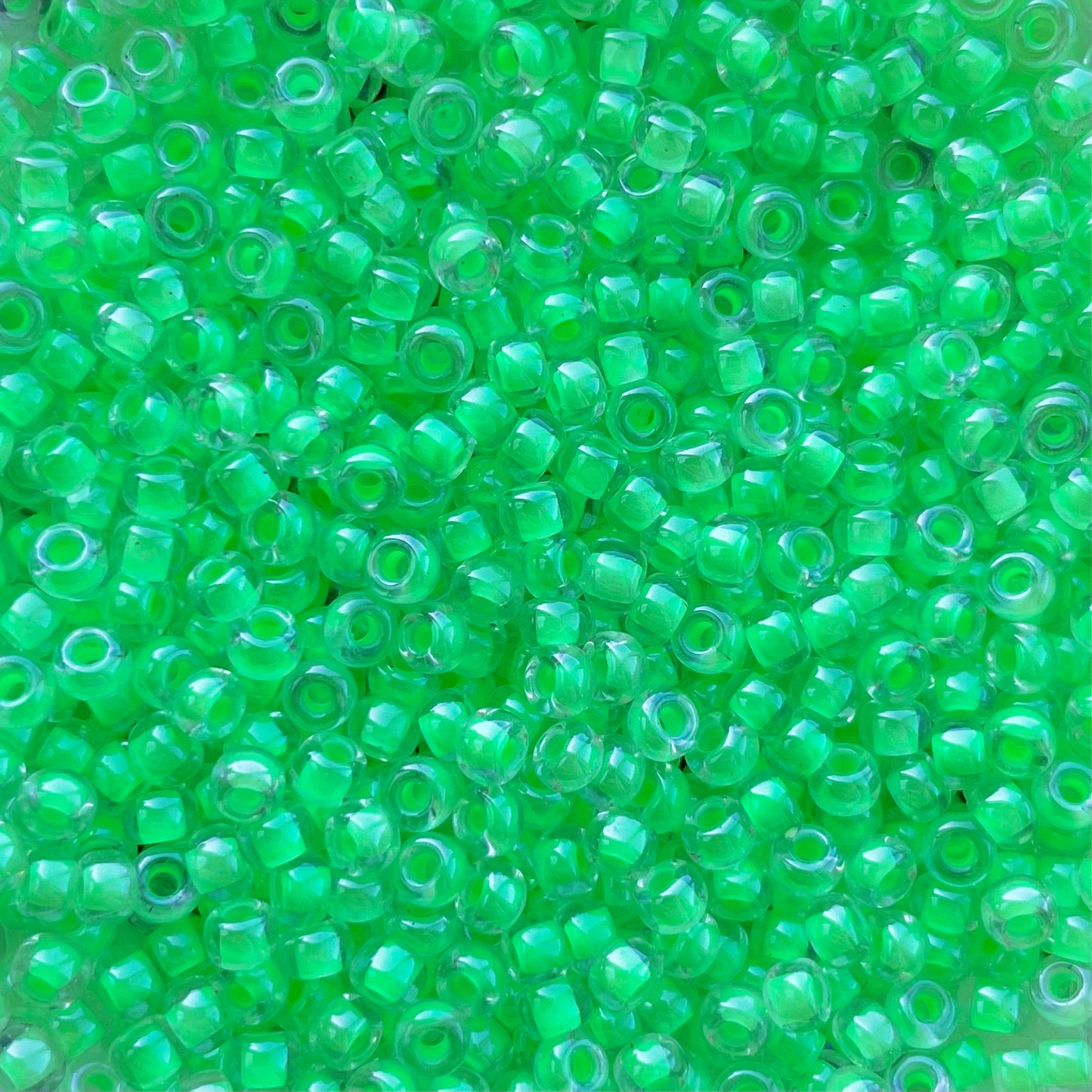 5gram Miyuki Rocailles 8/0 (3mm) Luminous green - 8-1120