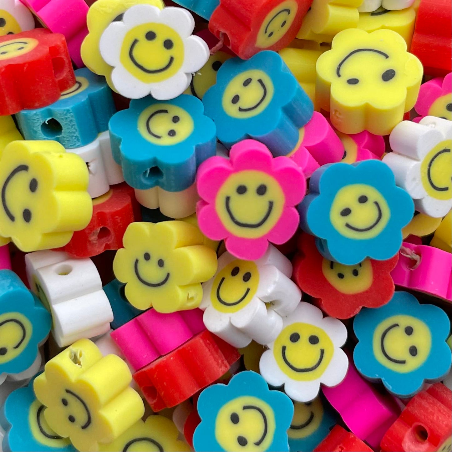 5 stuks Polymeer Smiley bloem kralen verschillende kleuren met zwarte smiley - 10mm
