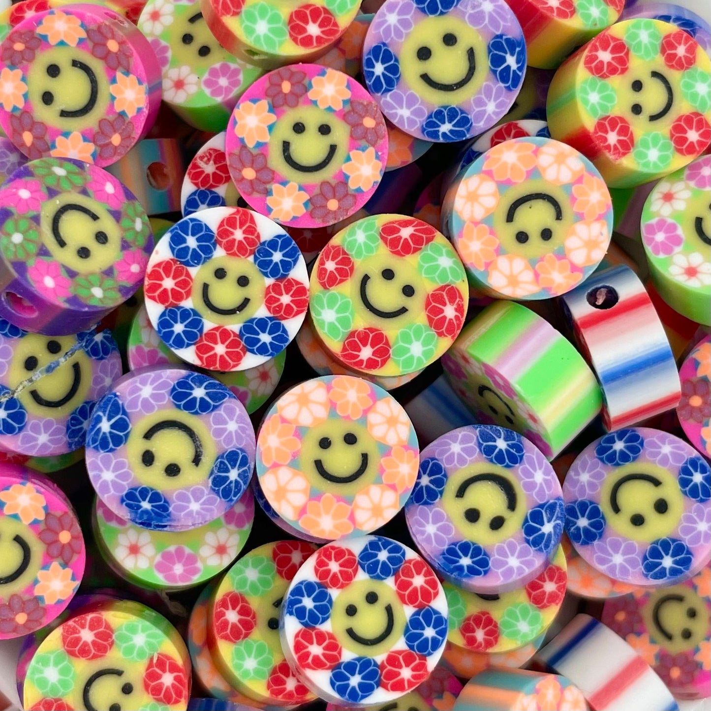5 stuks Polymeer Smiley met Bloemen kralen - 10mm