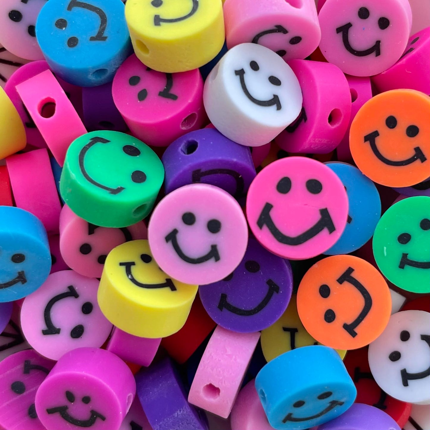5 stuks Verschillende Polymeer Smiley kralen - 10mm