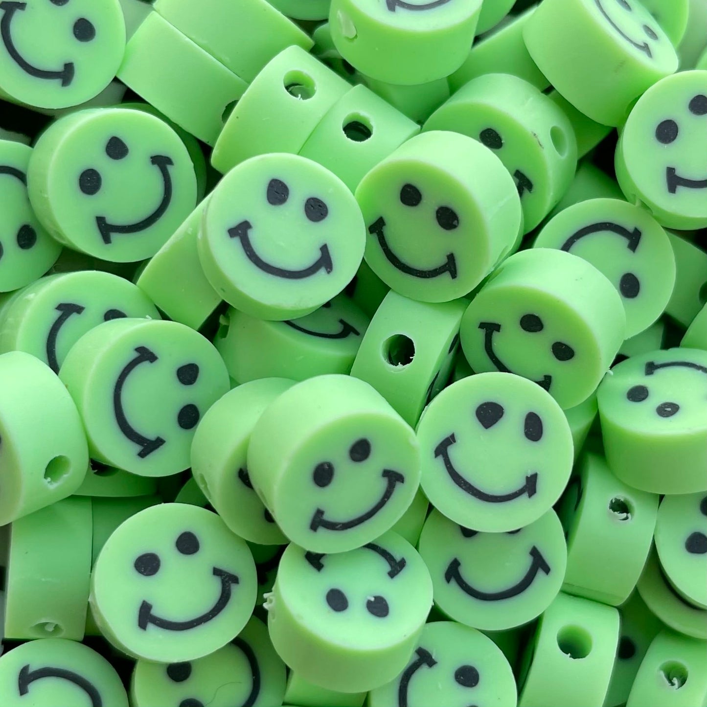 5 stuks Polymeer smiley kraal pastel groen - 10mm