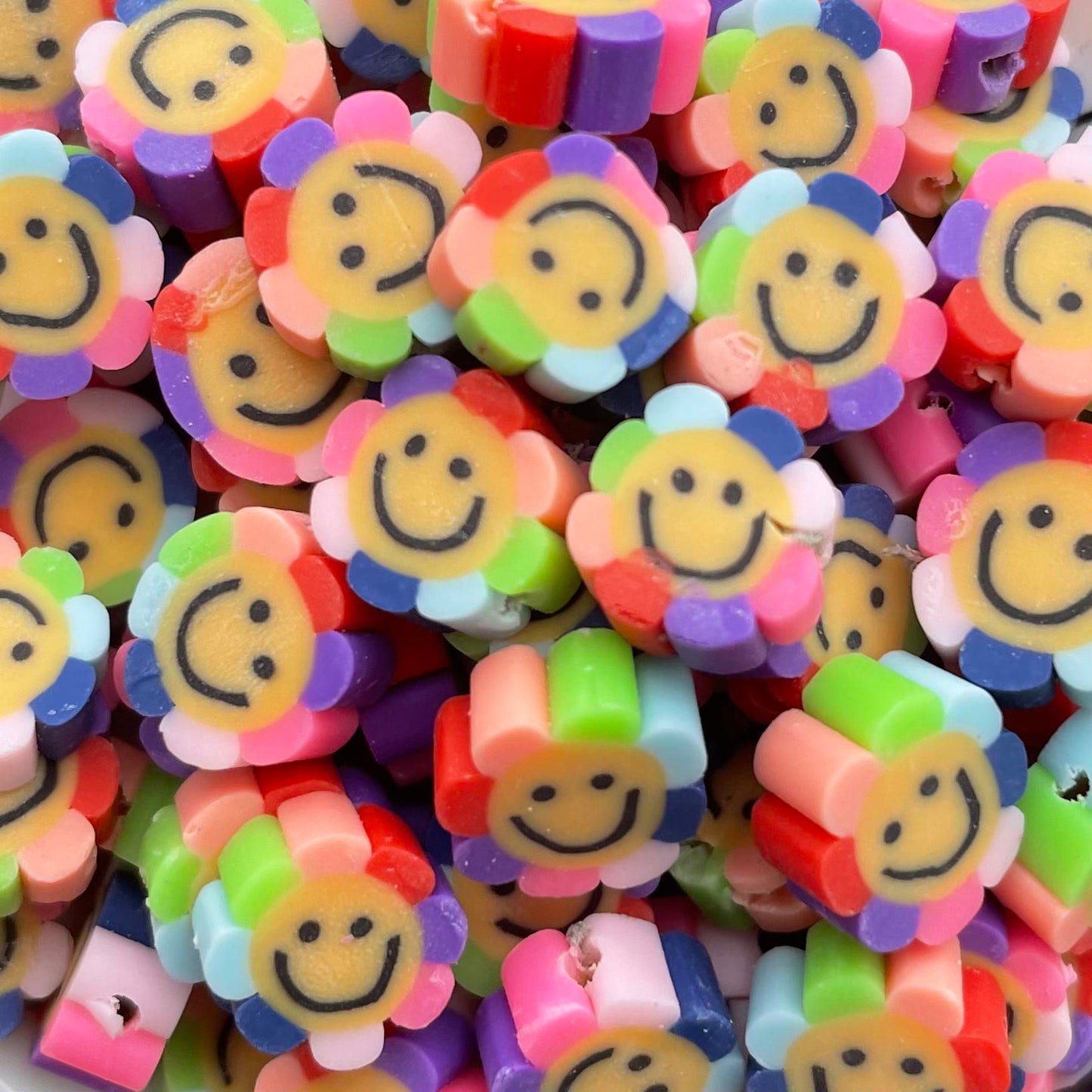 5 stuks Polymeer Smiley bloem kralen regenboog met zwarte smiley - 10mm