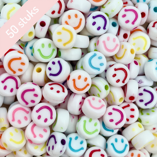 50 stuks Smiley kralen wit met verschillende kleuren smiley print - 7mm