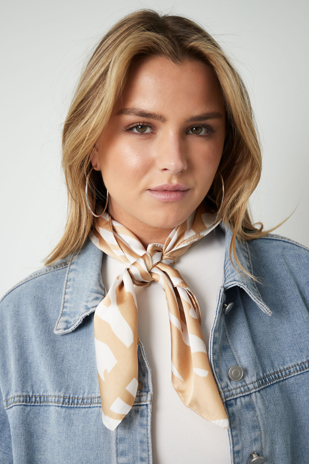 (per stuk) Bandana sjaal zebra beige - 70x70cm