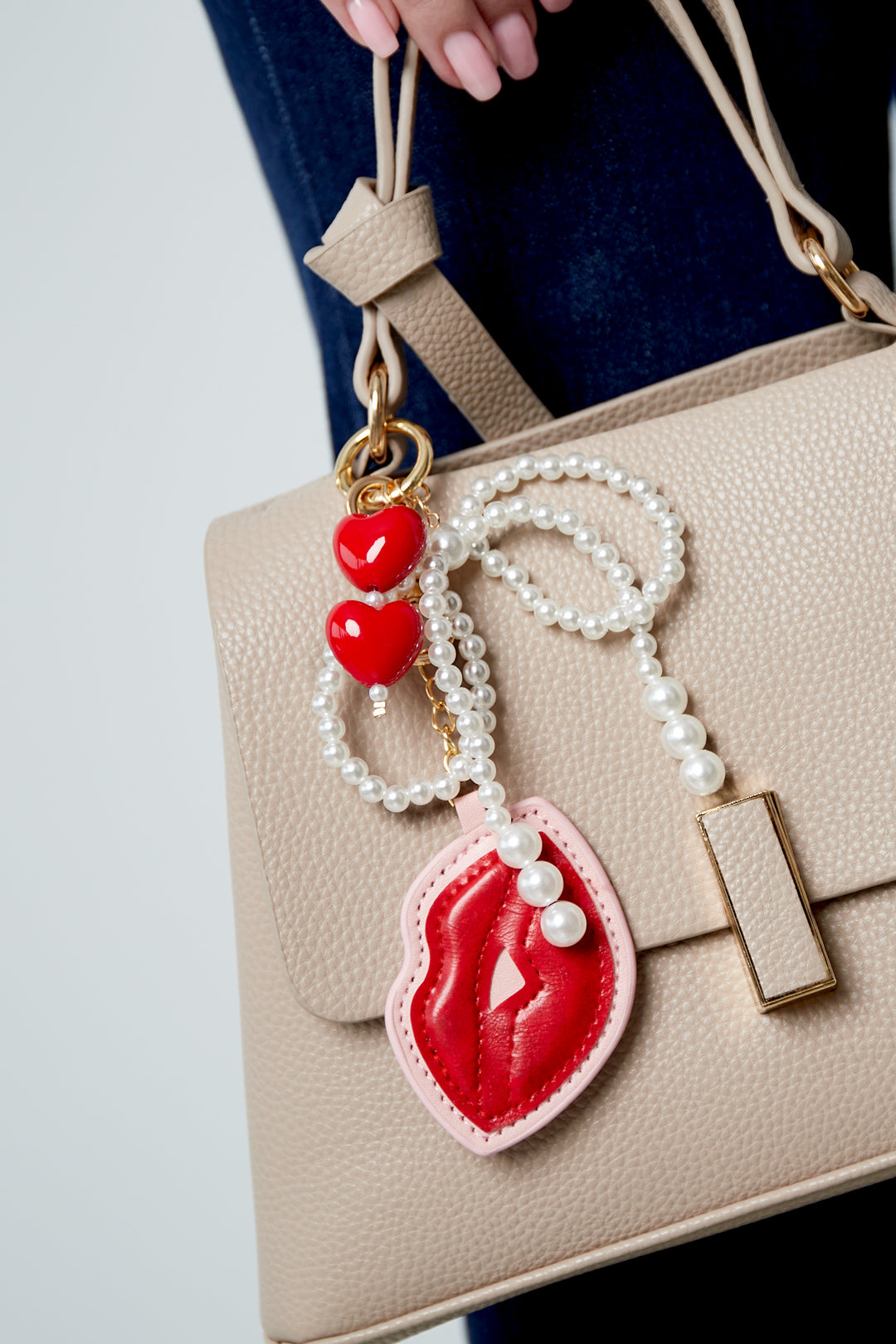 (per stuk) Bag charm kisses rood - 8x19cm