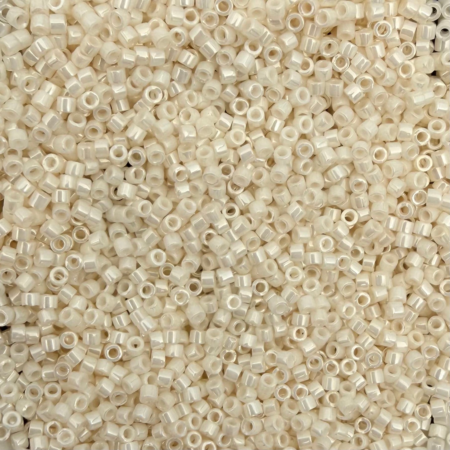3gram Miyuki delica 11/0 Ceylon cream - 203