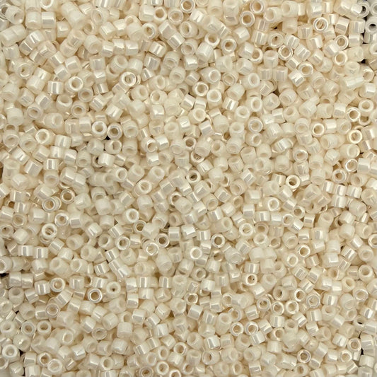 3gram Miyuki delica 11/0 Ceylon cream - 203