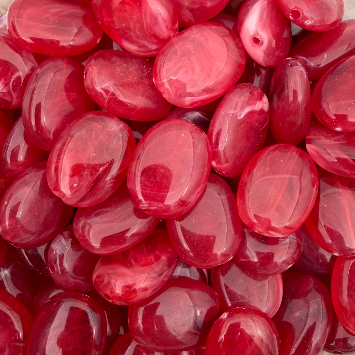 (per stuk) Acryl kraal ovaal rood - 19x15mm