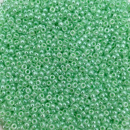 5gram Miyuki rocailles 11/0 (2mm) Ceylon mint green - 520