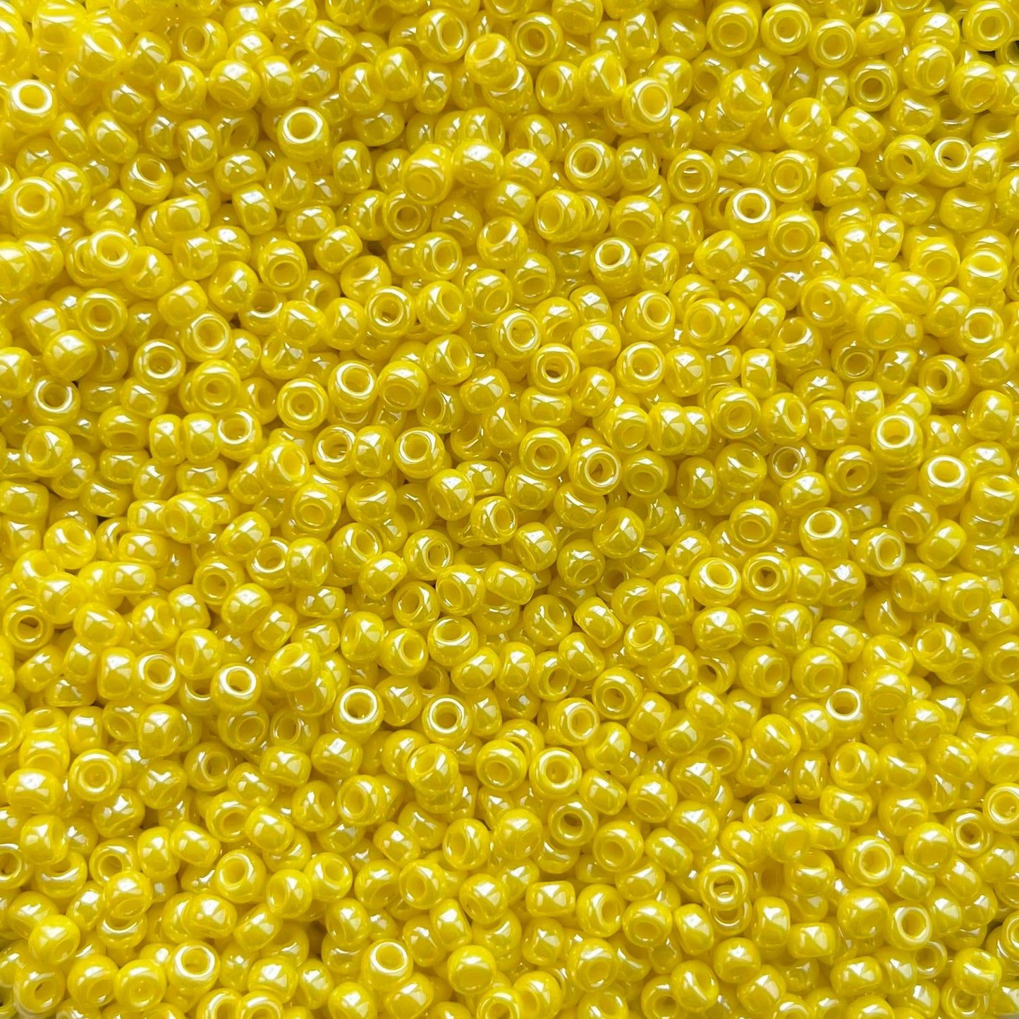 5gram Miyuki Rocailles 11/0 (2mm) Opaque luster yellow - 11-422