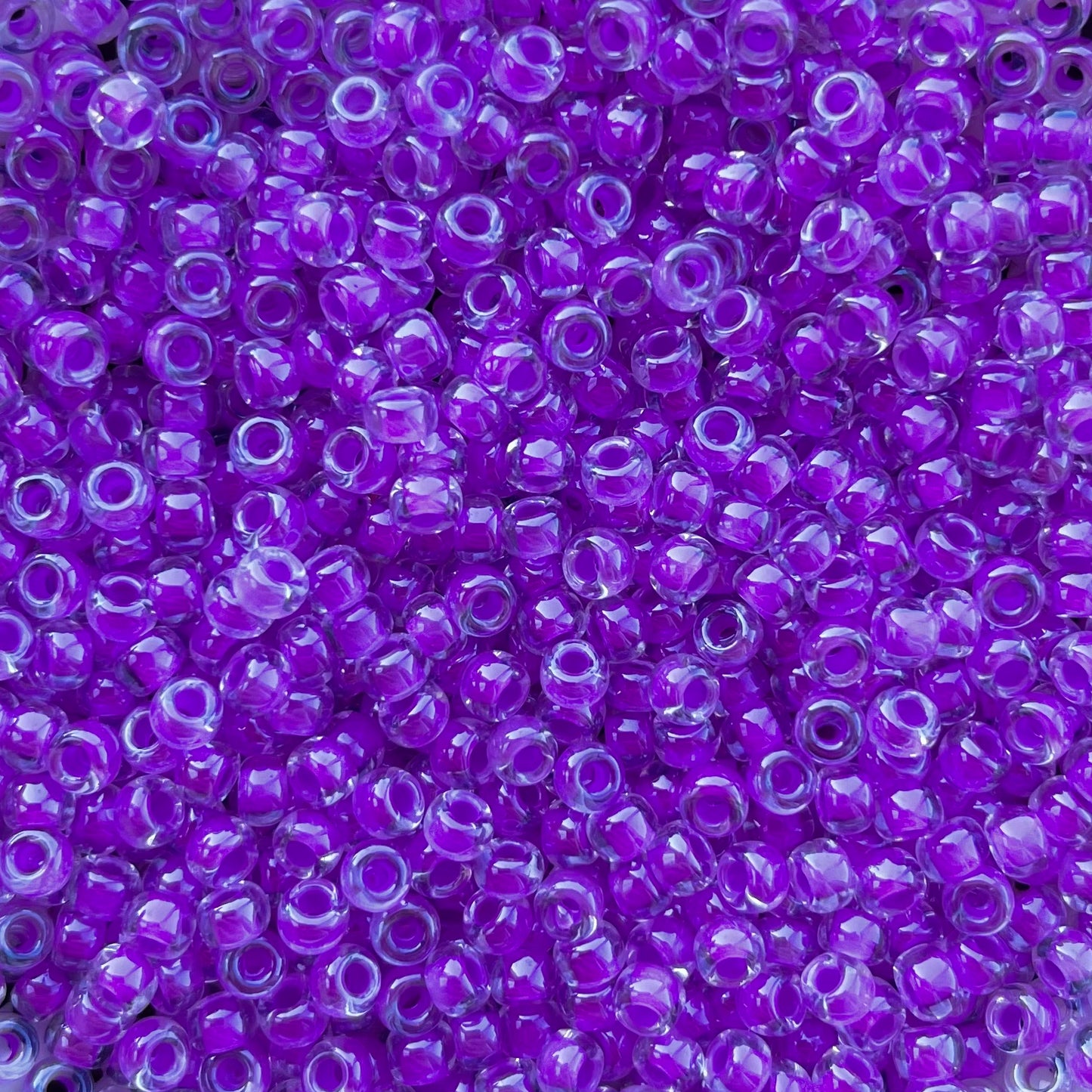 5gram Miyuki Rocailles 8/0 (3mm) Luminous purple lila - 8-4303