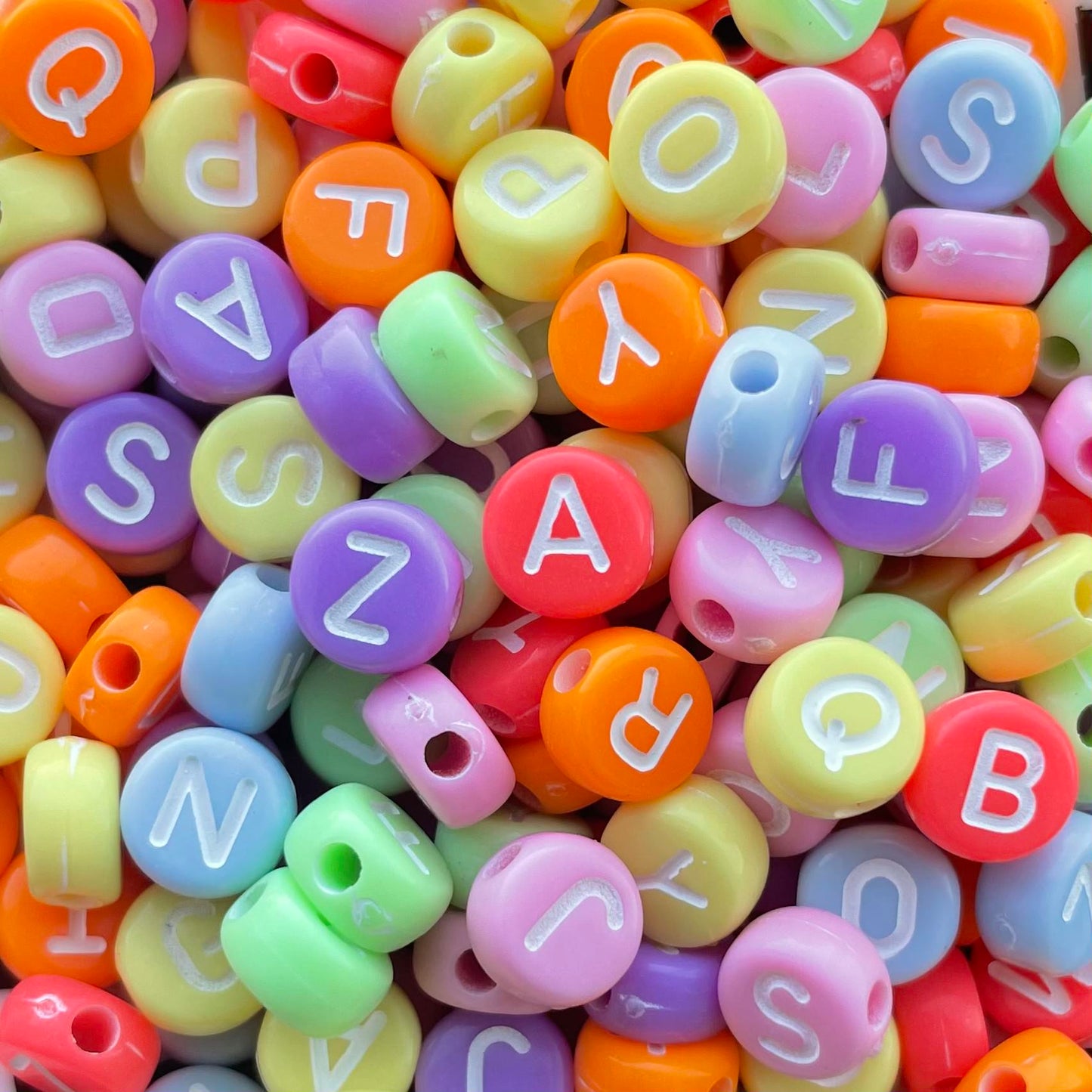Letterkralen verschillende kleuren met witte letters