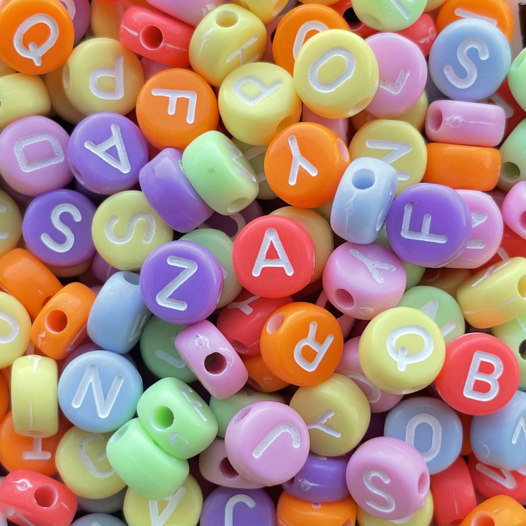 Letterkralen verschillende kleuren met witte letters